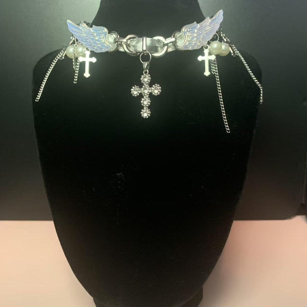 WING NECKLACE